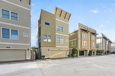 Photo of 205 Riley Lane, Houston, TX 77003 (MLS # 46372806)