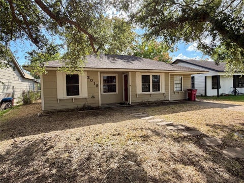 Photo of 2019 N Avenue H, Freeport, TX 77541 (MLS # 44739652)