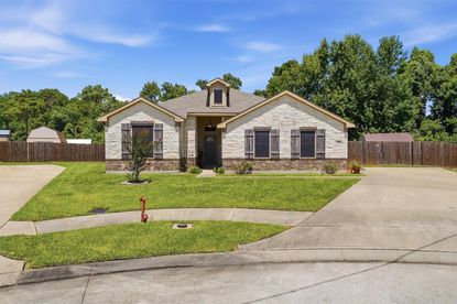 105 Jessica Dr – Investment Home