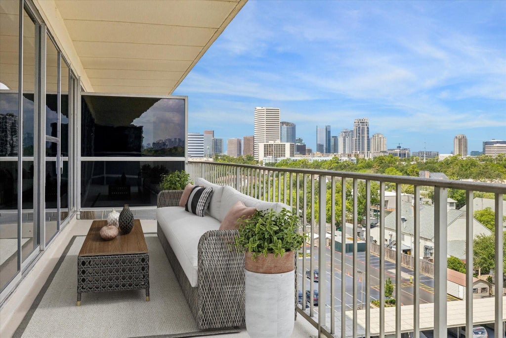 Photo of 2200 Willowick Road #7F, Houston, TX 77027 (MLS # 36908769)
