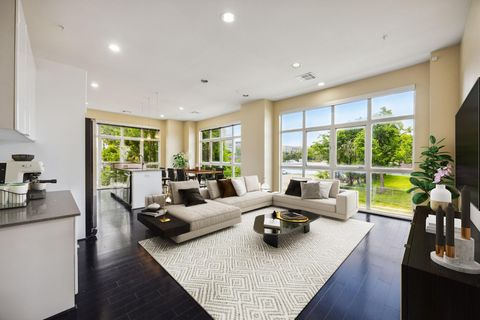 207 Pierce Street 205 Houston TX 77002