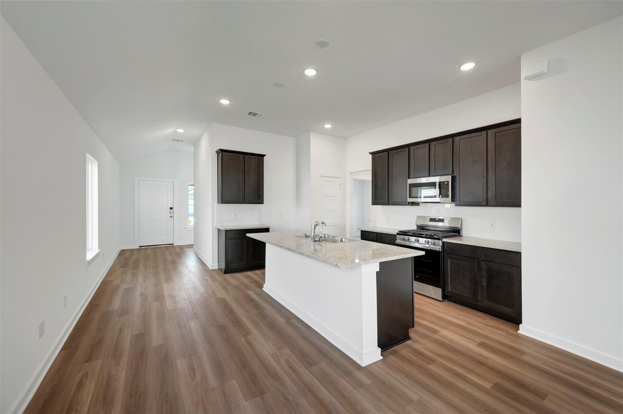 1734 Green Warbler Lane