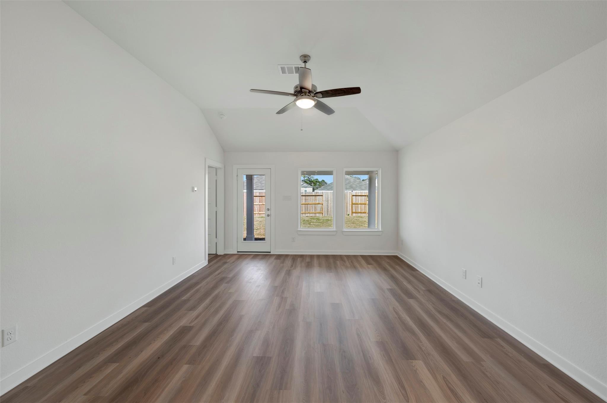 1734 Green Warbler Lane