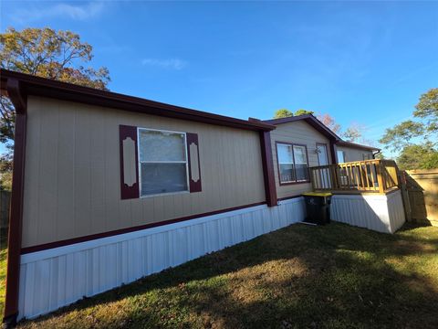 Photo of 9 Ridgeway Drive, Conroe, TX 77303 (MLS # 47672368)