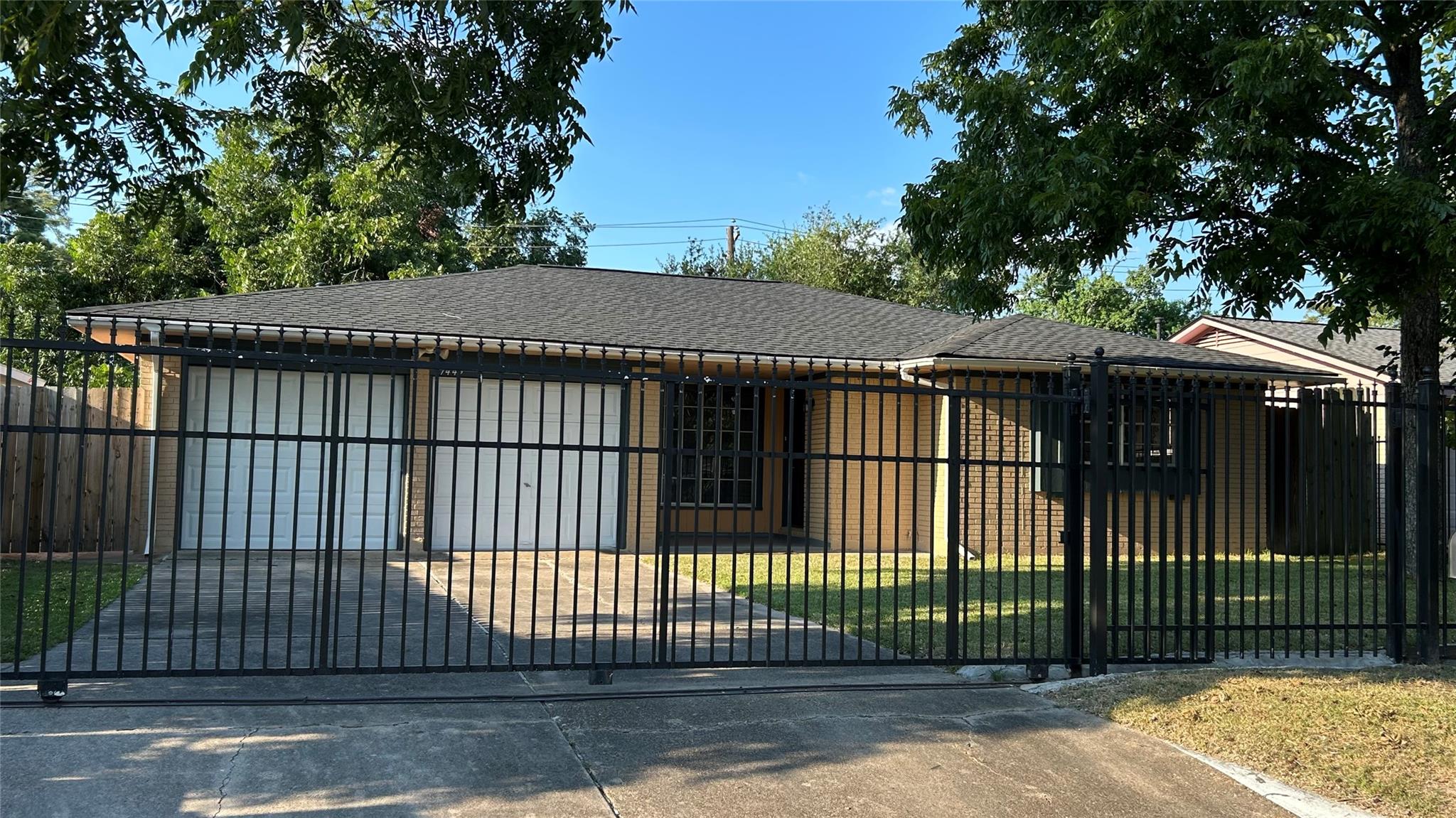 7449 Gleason Road