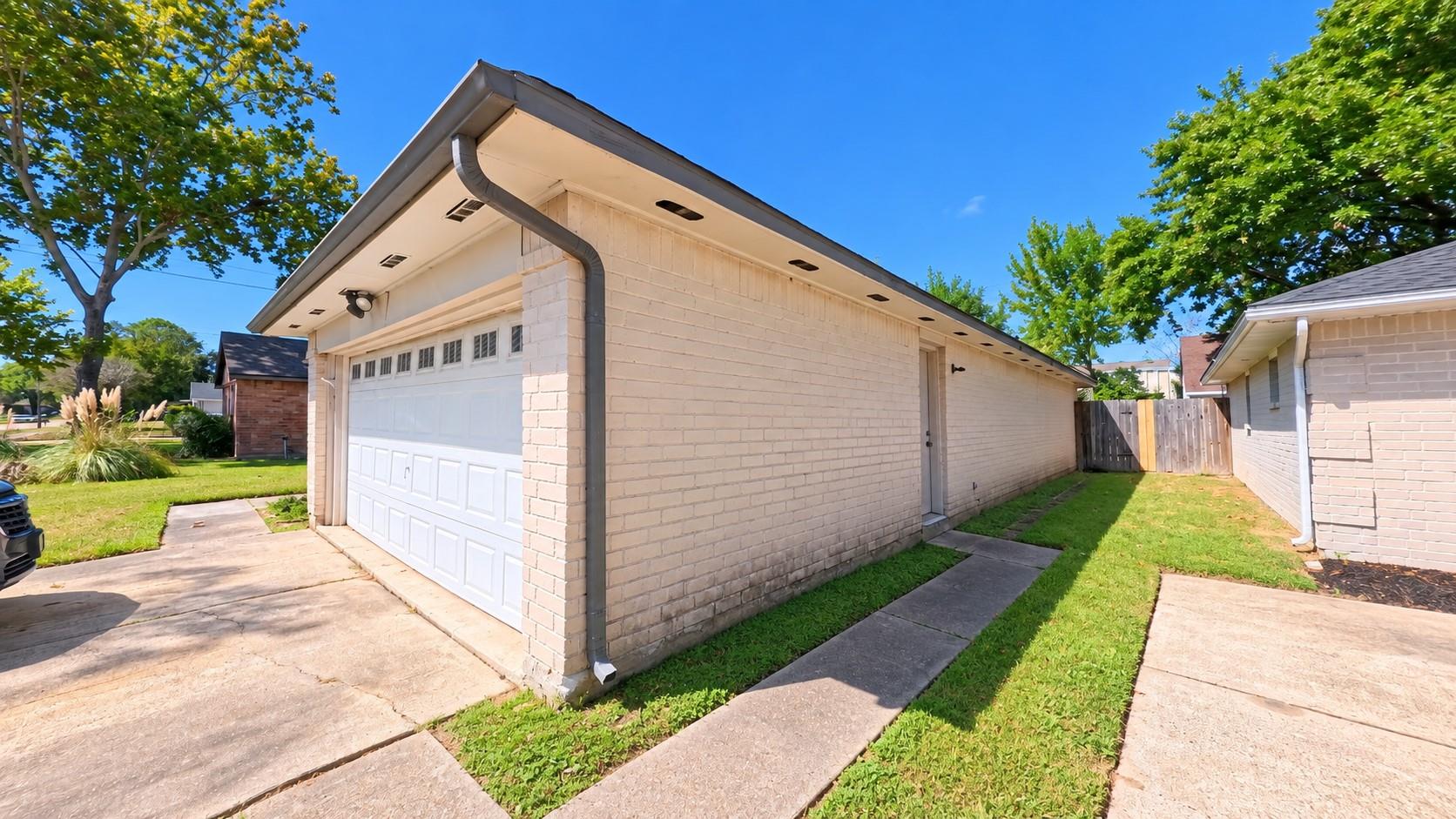 10007 Shell Rock Road