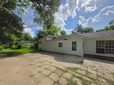 Photo of 9621 Sweetwater Lane, Houston, TX 77037 (MLS # 76906409)