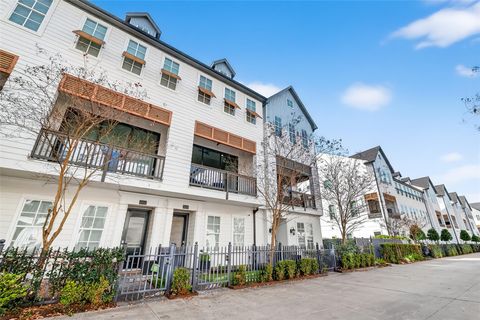 Photo of 3317 Timbergrove Oaks Street, Houston, TX 77008 (MLS # 91132941)