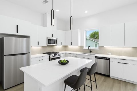 Tiny photo for 1264 Finnigan Street, Houston, TX 77020 (MLS # 42106306)