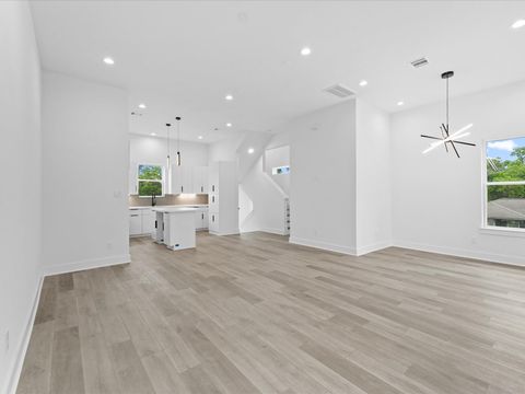 Tiny photo for 1264 Finnigan Street, Houston, TX 77020 (MLS # 42106306)