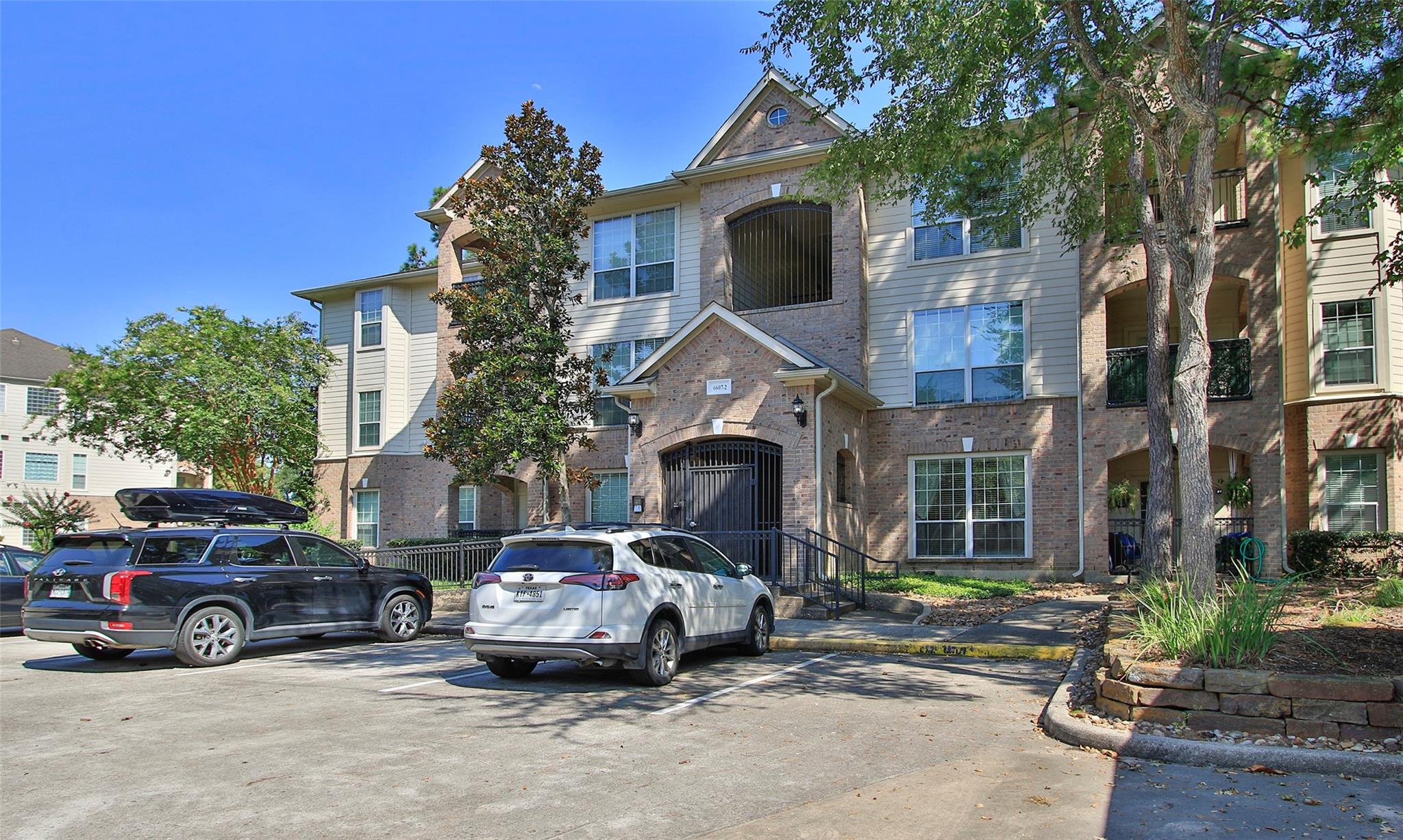 6607 Lake Woodlands Drive 223