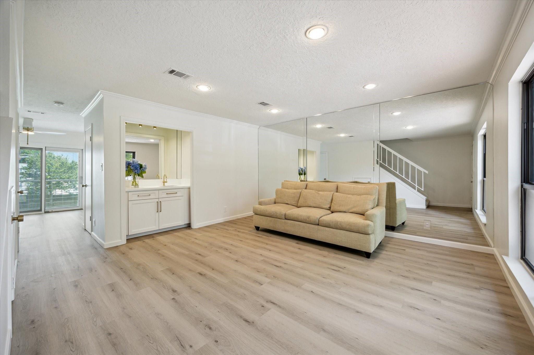 33 Lakewood Lane