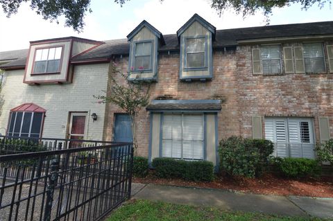 Photo of 14715 Barryknoll Lane #127, Houston, TX 77079 (MLS # 37353089)