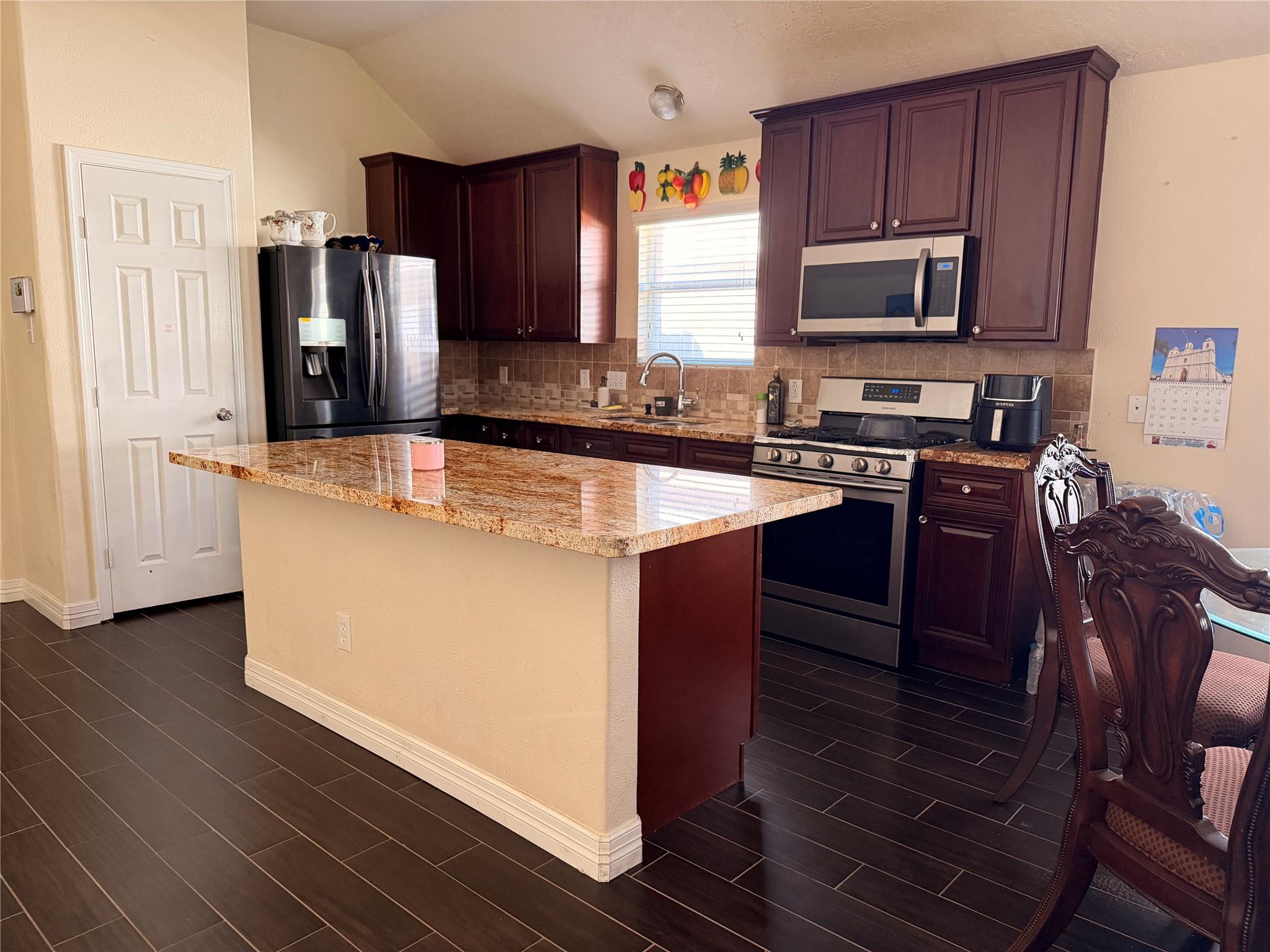 1422 Meadowhigh Lane