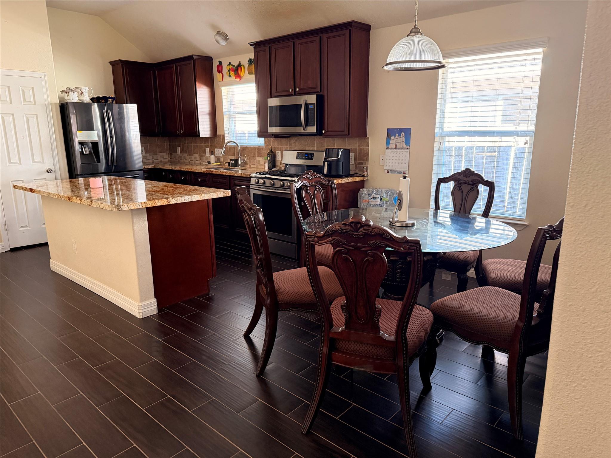 1422 Meadowhigh Lane