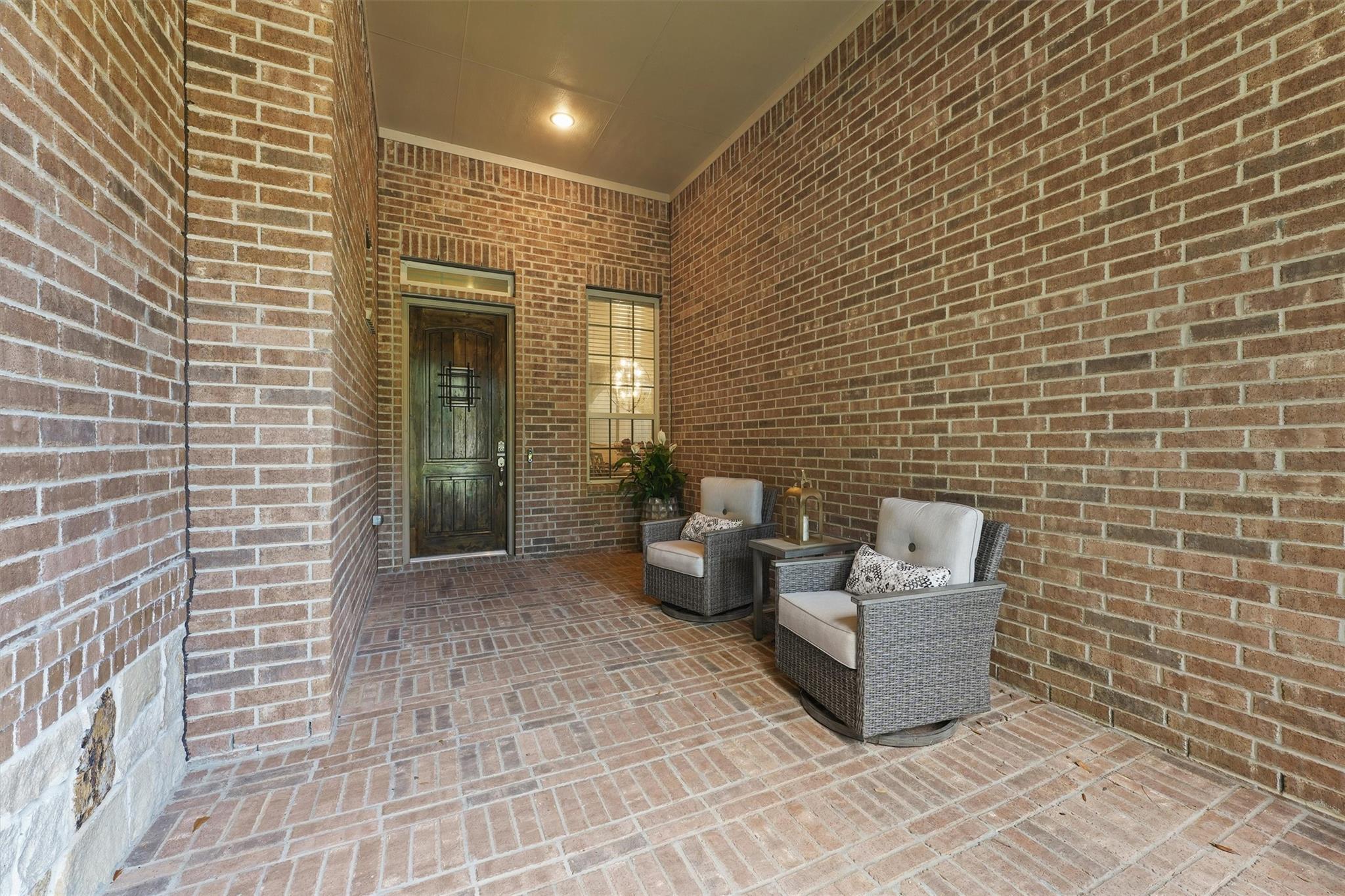 6 Inland Prairie Drive