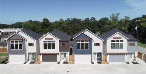 Photo of 7706 Kivu Lane, Houston, TX 77055 (MLS # 76321982)