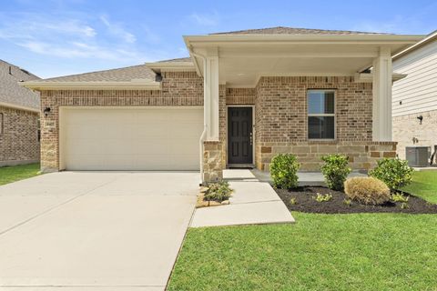 Photo of 8427 Baywatch Cir Cir, Baytown, TX 77523 (MLS # 94372101)