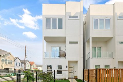 Photo of 2116 Naomi Street #D, Houston, TX 77054 (MLS # 94301400)
