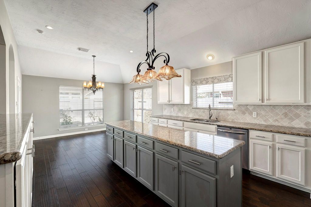 Photo of 1507 Hidden Terrace Drive, Sugar Land, TX 77479 (MLS # 93913585)