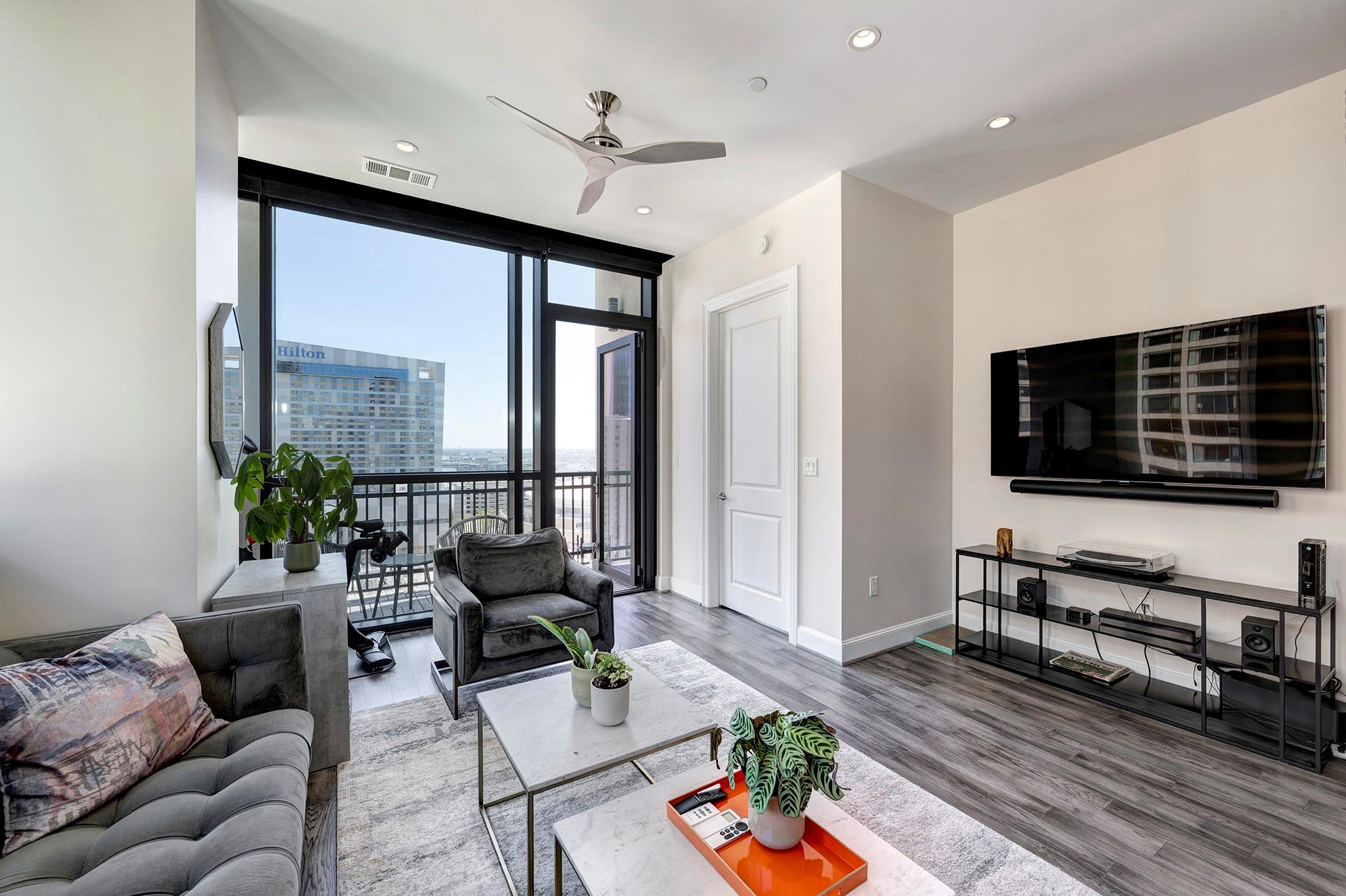 1211 Caroline Street 1501