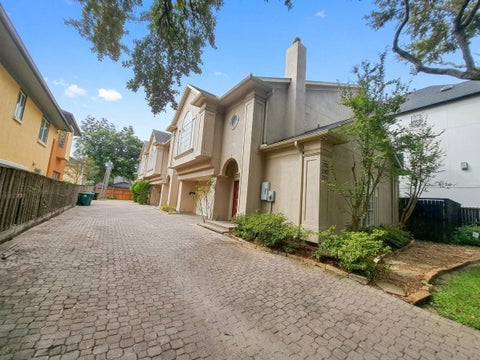 Photo of 2413 Dorrington Street, Houston, TX 77030 (MLS # 80142398)