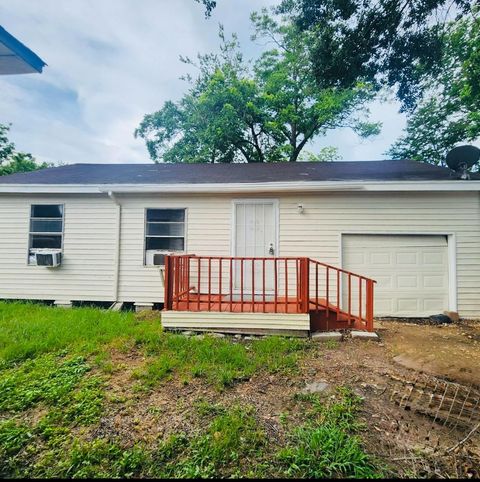 Photo of 4530 Teton Street #B, Houston, TX 77051 (MLS # 63871338)