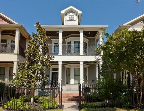 Photo of 635 W 16th Street, Houston, TX 77008 (MLS # 68239875)