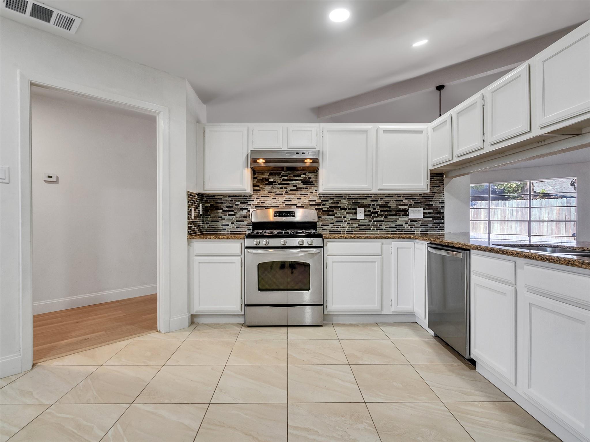3206 Lindenfield Drive