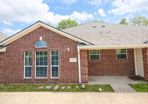 Photo of 1437 Western Oaks Court, Bryan, TX 77807 (MLS # 55192649)