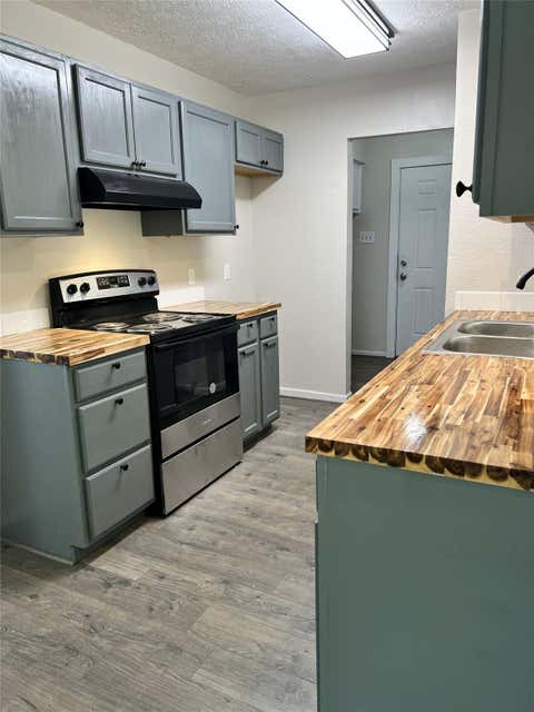 Photo of 918 N Pine Avenue, Livingston, TX 77351 (MLS # 20467359)