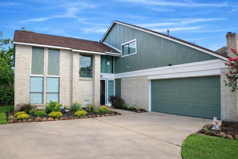 Photo of 403 Banyan Street, Lake Jackson, TX 77566 (MLS # 15641735)