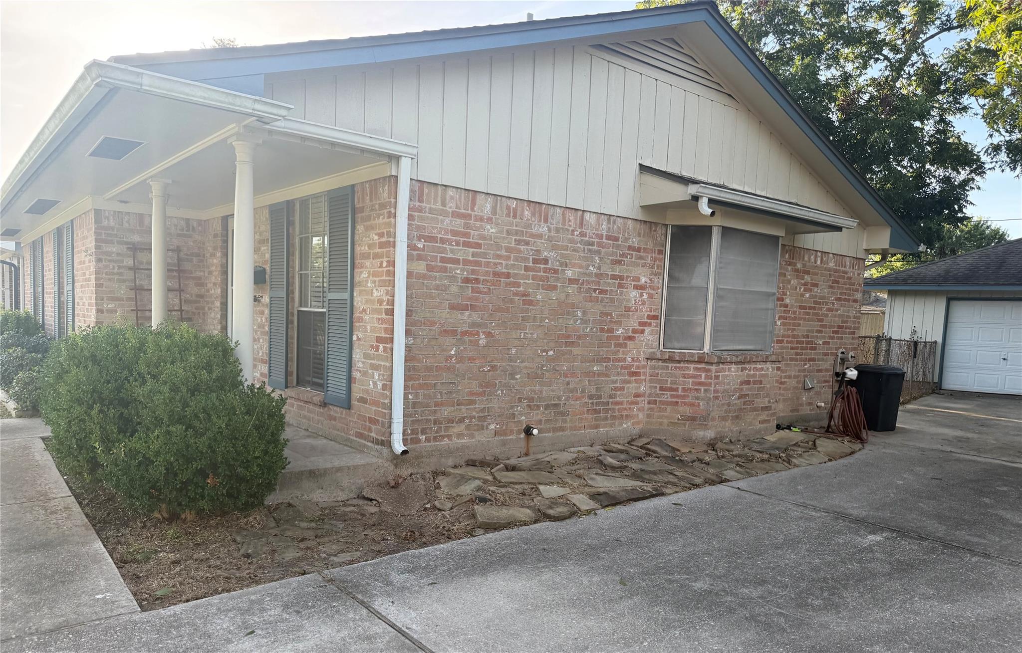 10106 Antrim Lane