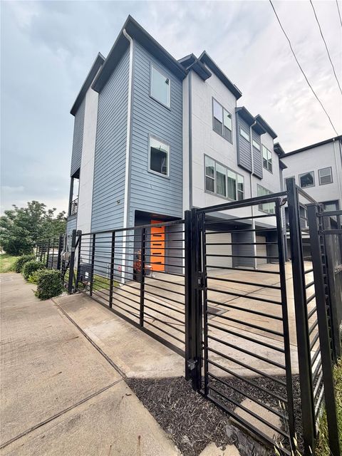 Photo of 3311 Baer Street, Houston, TX 77020 (MLS # 3359679)