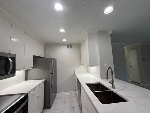 Photo of 2120 El Paseo Street #209, Houston, TX 77054 (MLS # 96560779)