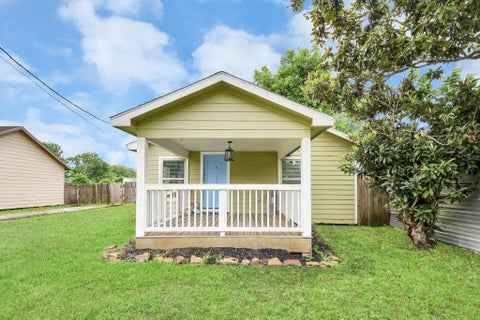 Photo of 6613 Morrow Street, Houston, TX 77091 (MLS # 28571316)
