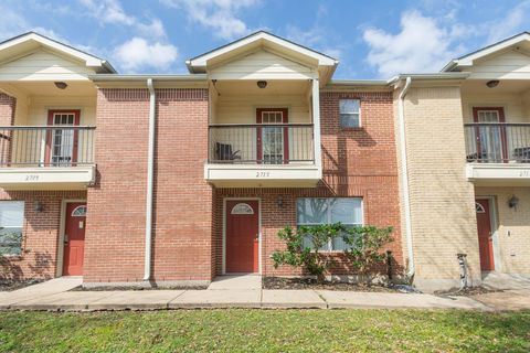 Townhouse For Sale - 2715 Vienna Place<br/> Pasadena, TX 77502