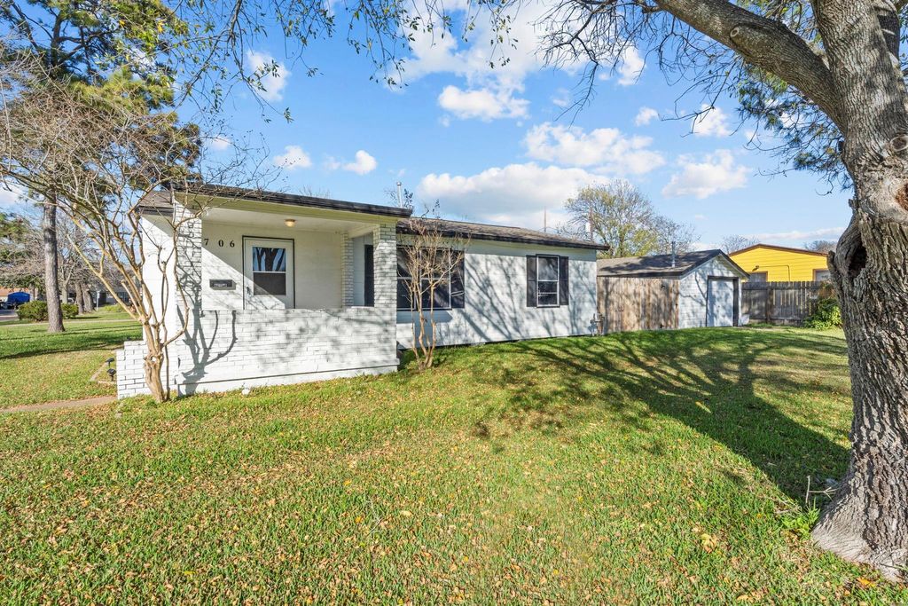 Photo of 706 13th Street N, Texas City, TX 77590 (MLS # 90975553)