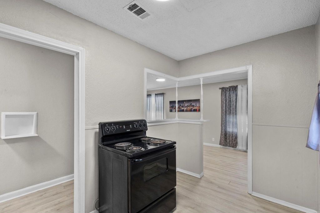 Photo of 706 13th Street N, Texas City, TX 77590 (MLS # 90975553)