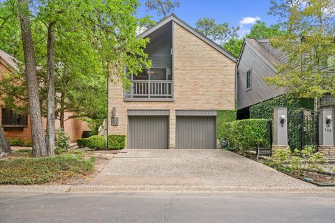 Photo of 130 Sugarberry Circle, Houston, TX 77024 (MLS # 39456248)