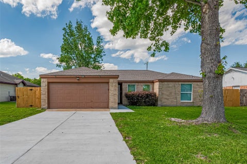 Photo of 7926 Jonquil Drive, Texas City, TX 77591 (MLS # 61787407)