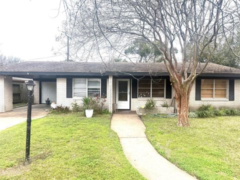 Photo of 12 Willow Lane, Galveston, TX 77551 (MLS # 85418120)