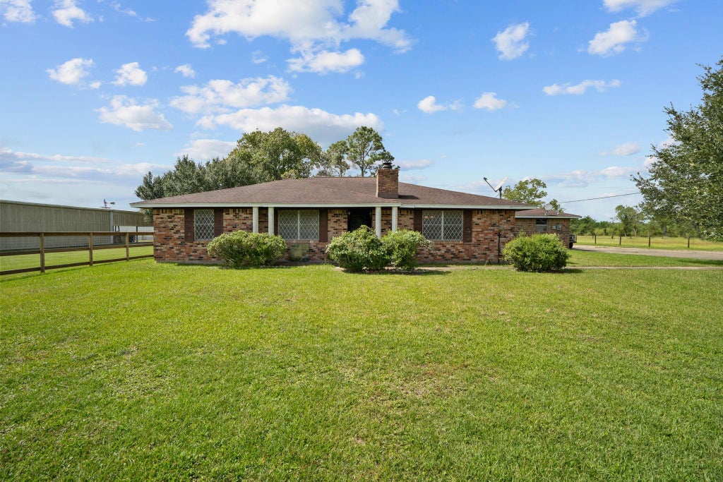 Photo of 8218 Avenue M, Santa Fe, TX 77510 (MLS # 34683274)
