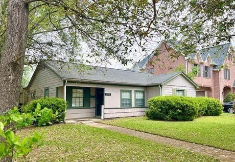 Photo of 5418 Grand Lake Street, Houston, TX 77081 (MLS # 9341095)