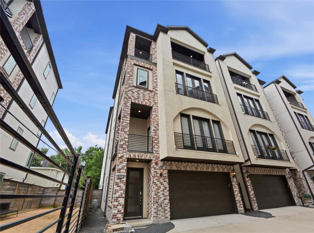 Photo of 2119 Taft Street, Houston, TX 77006 (MLS # 82429555)