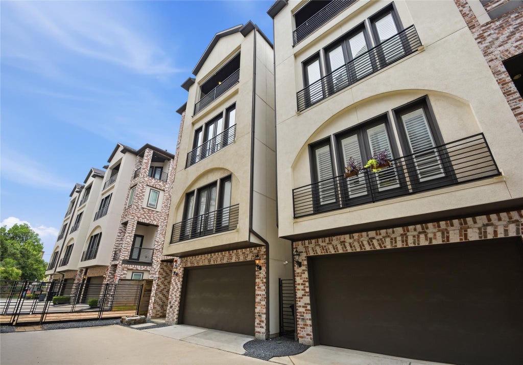 Photo of 2119 Taft Street, Houston, TX 77006 (MLS # 82429555)