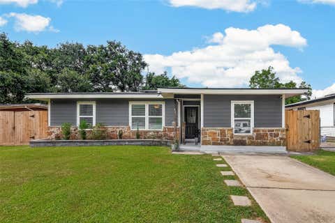 Photo of 901 Temple Circle, Hitchcock, TX 77563 (MLS # 79102997)
