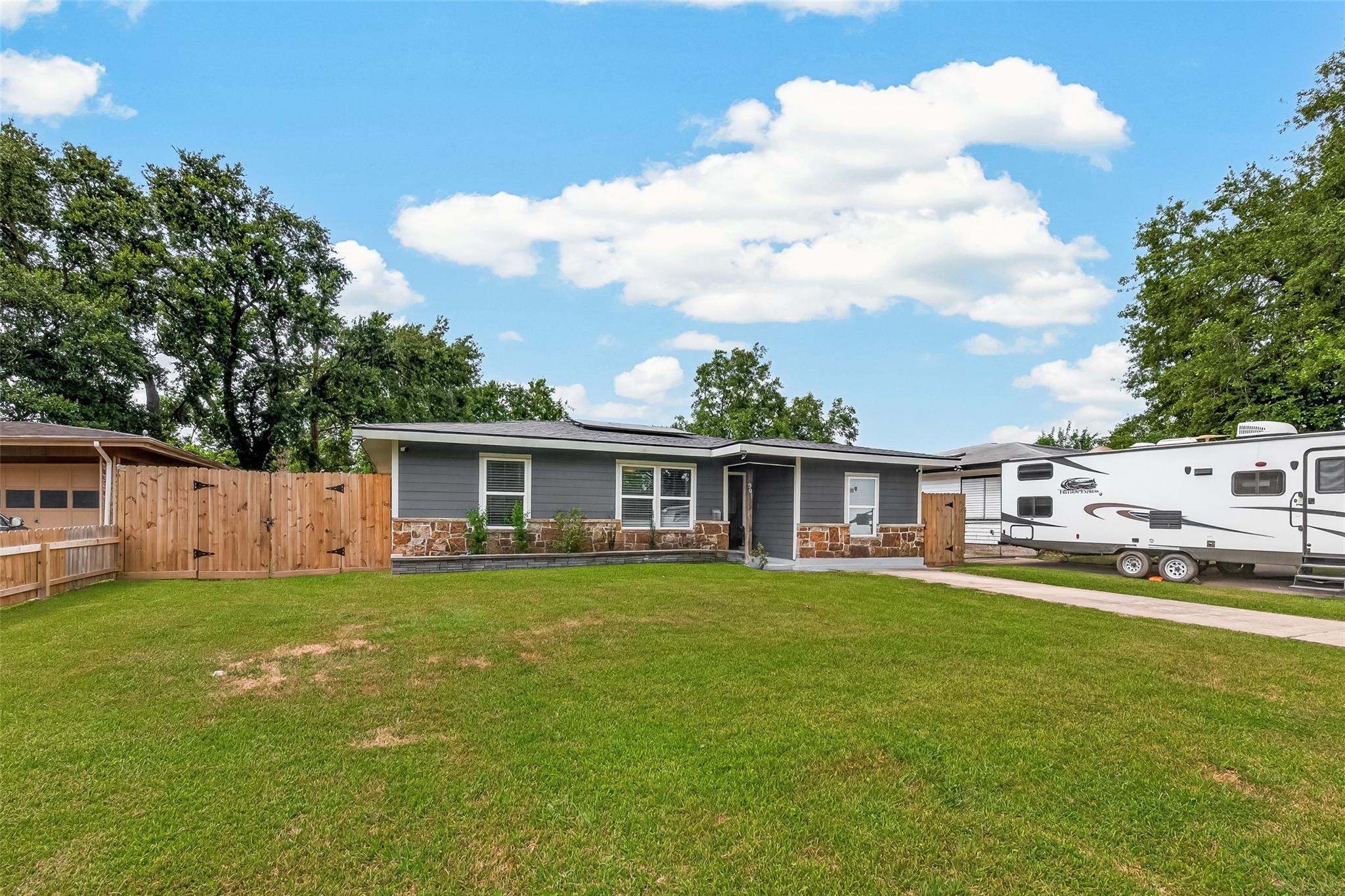 901 Temple Circle