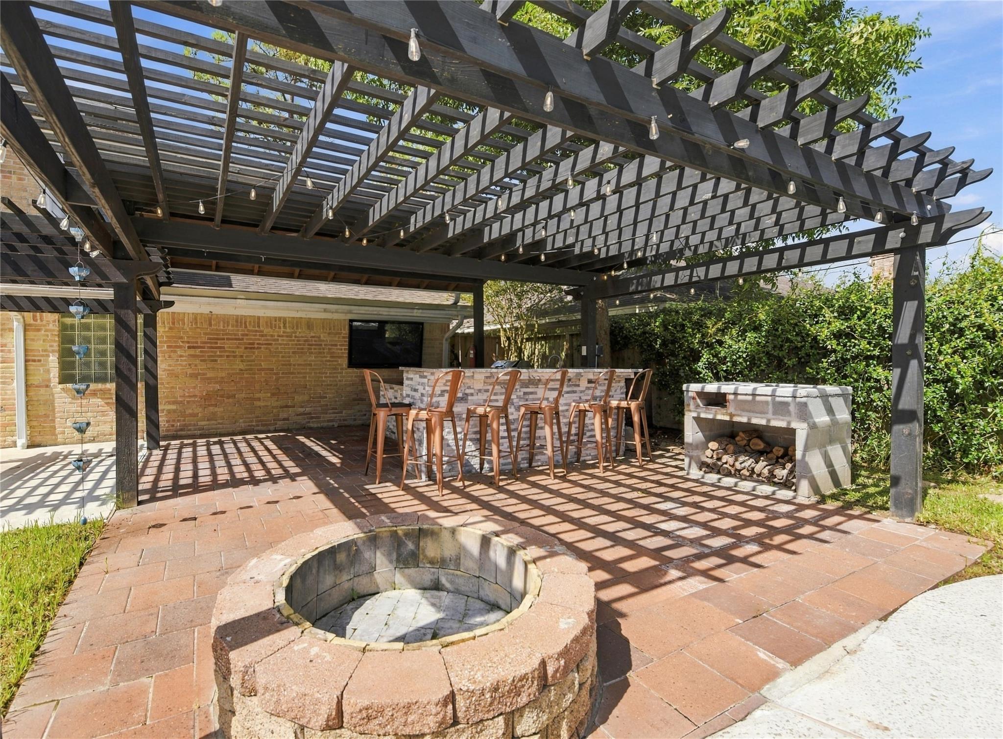 2711 Williamsburg Drive