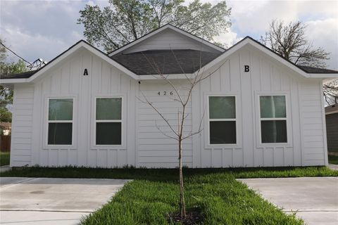 Photo of 426 New Mexico Street #B, Houston, TX 77029 (MLS # 91895455)